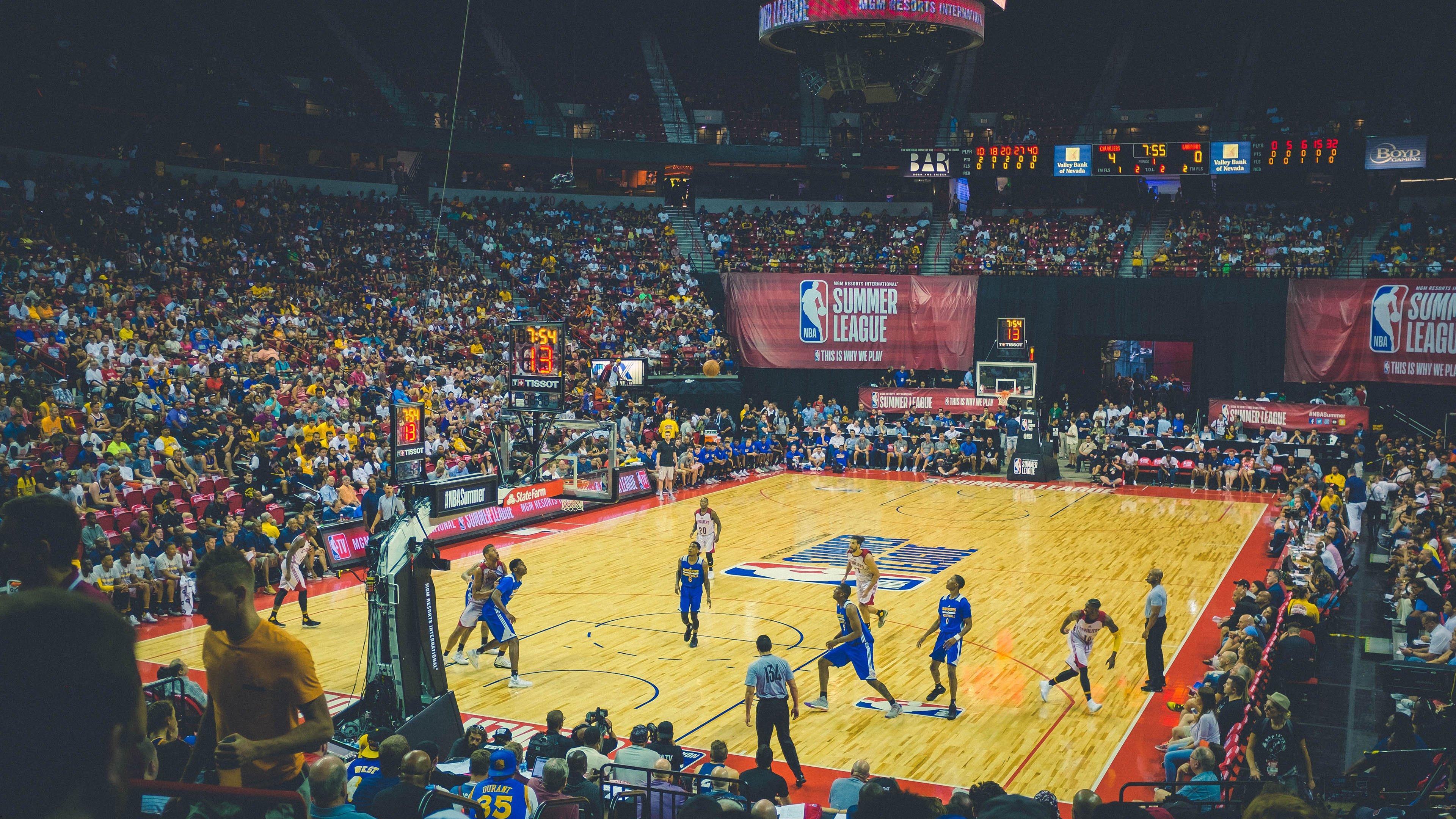 布罗金顿独揽22+11率队逆转，破坏者主场力擒太攀蛇迎关键胜利